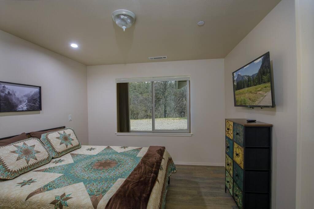 Cozy Cub Cabin, Brand New Near Yosemite * Mariposa
